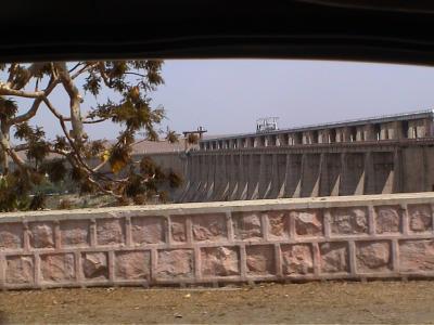 The dam from a moving car