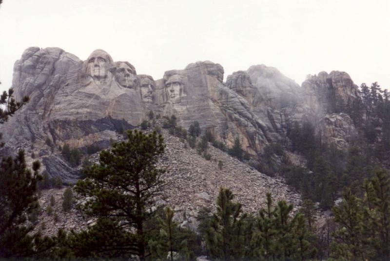 95_MountRushmore_1.jpg