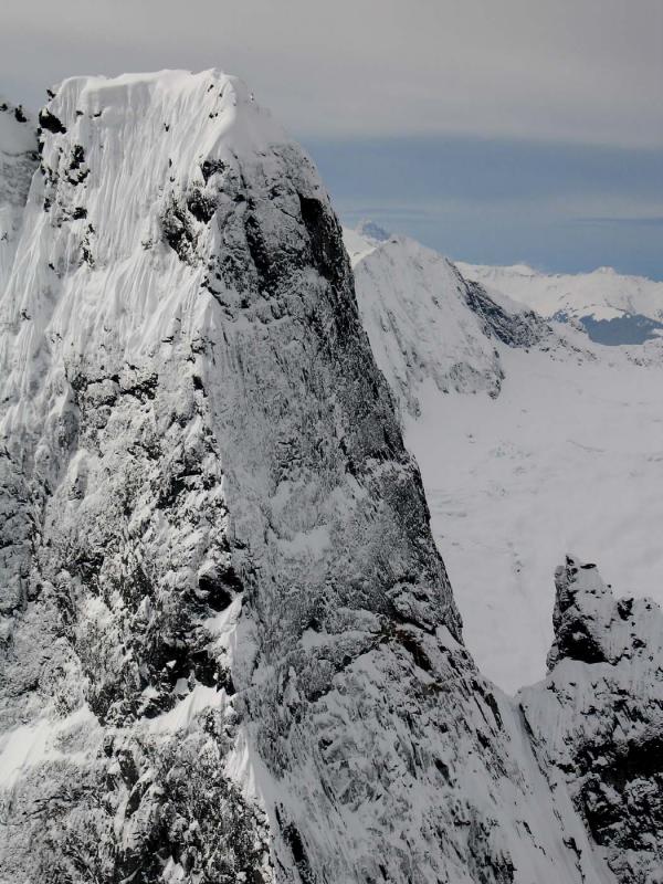 Slesse, Upper NE Buttress (Slesse041205-57adj.jpg)