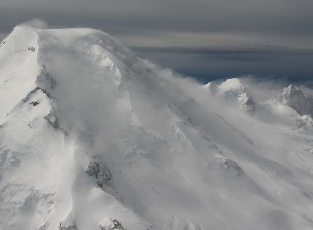 Mt Baker & 50 MPH Southeasterly Wind (MtBaker041205-16.jpg)
