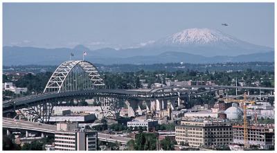 u15/paulandjane/medium/20129841.portland_view_freemont_bridge_mount_st_helens.jpg