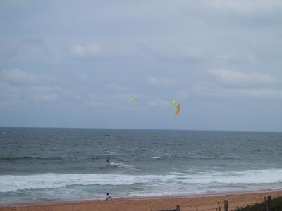 u15/paulandjane/medium/4484309.kitesurfing.jpg