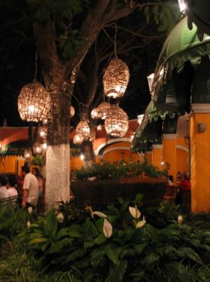 El Parian est un grand patio avec de nombreux restaurant, des mariachis et plein de vie