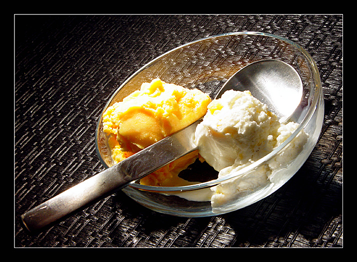 Midnight Snack<br><font size=1> by MFC</font></p>