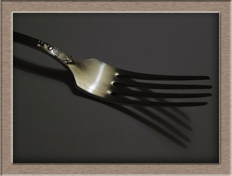 <b>The Dark Fork</b><br><font size=1>by bbzippo<br>DSC-S75</font>