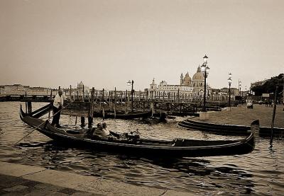 Venice-Boat.jpg