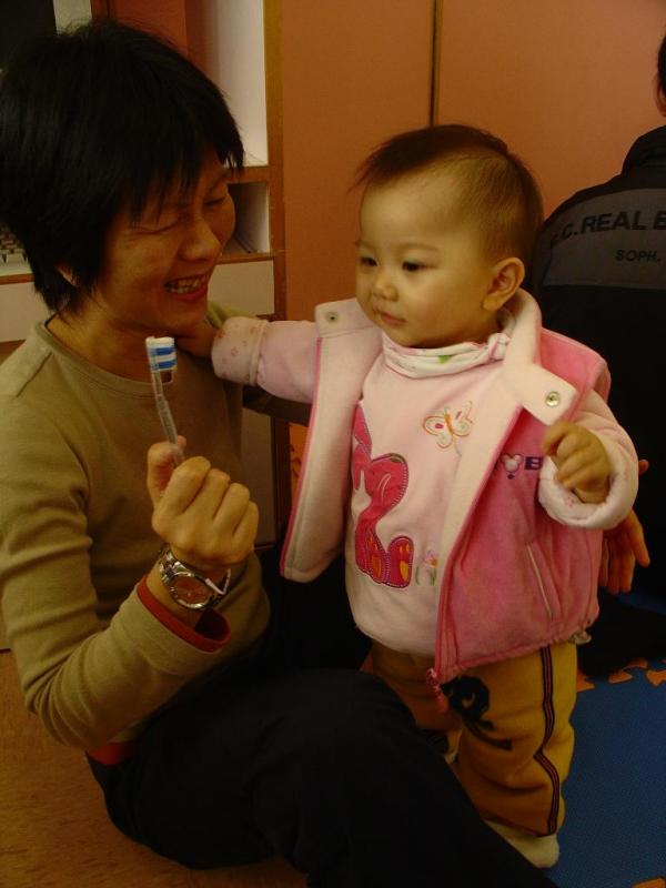 Brushing Fingers  (22-1-2005)