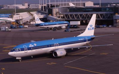 04.09.02  PH-BXN  KLM  B737-8K2.jpg