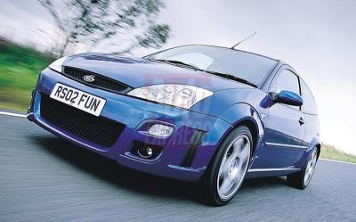 u16/anmb1/medium/38999470.FordFocusRS002.jpg