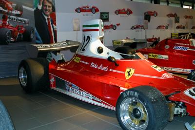 u16/anmb1/medium/39001716.Ferrari011.jpg