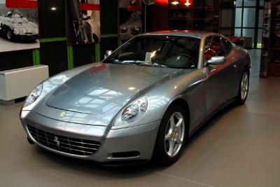u16/anmb1/medium/39001730.Ferrari025.jpg