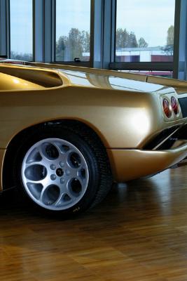 u16/anmb1/medium/39002042.Lamborghini037.jpg