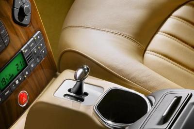 u16/anmb1/medium/39003314.quattroporte010.jpg