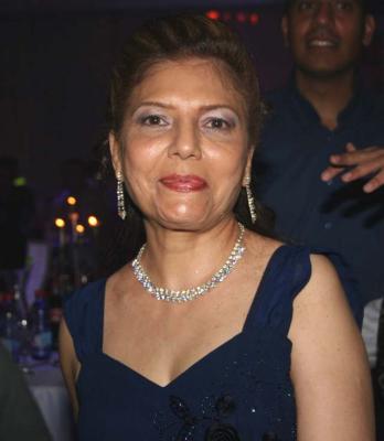 u16/ayalofer/medium/42063787.rosyaunty.jpg