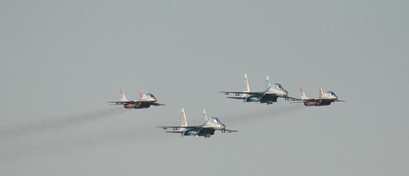 Joint Russian performance of the 2 Russian Knights Su-27's and 2 MiG-29's of the Swifts