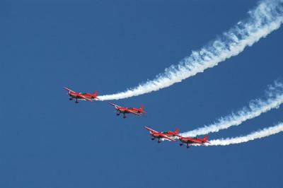 u16/bmcmorrow/medium/39106101.alainairshow228.jpg