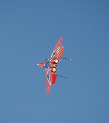 u16/bmcmorrow/medium/39109155.alainairshow364.jpg