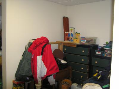 lower level bedroom right side