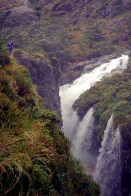 routeburn trail waterfall