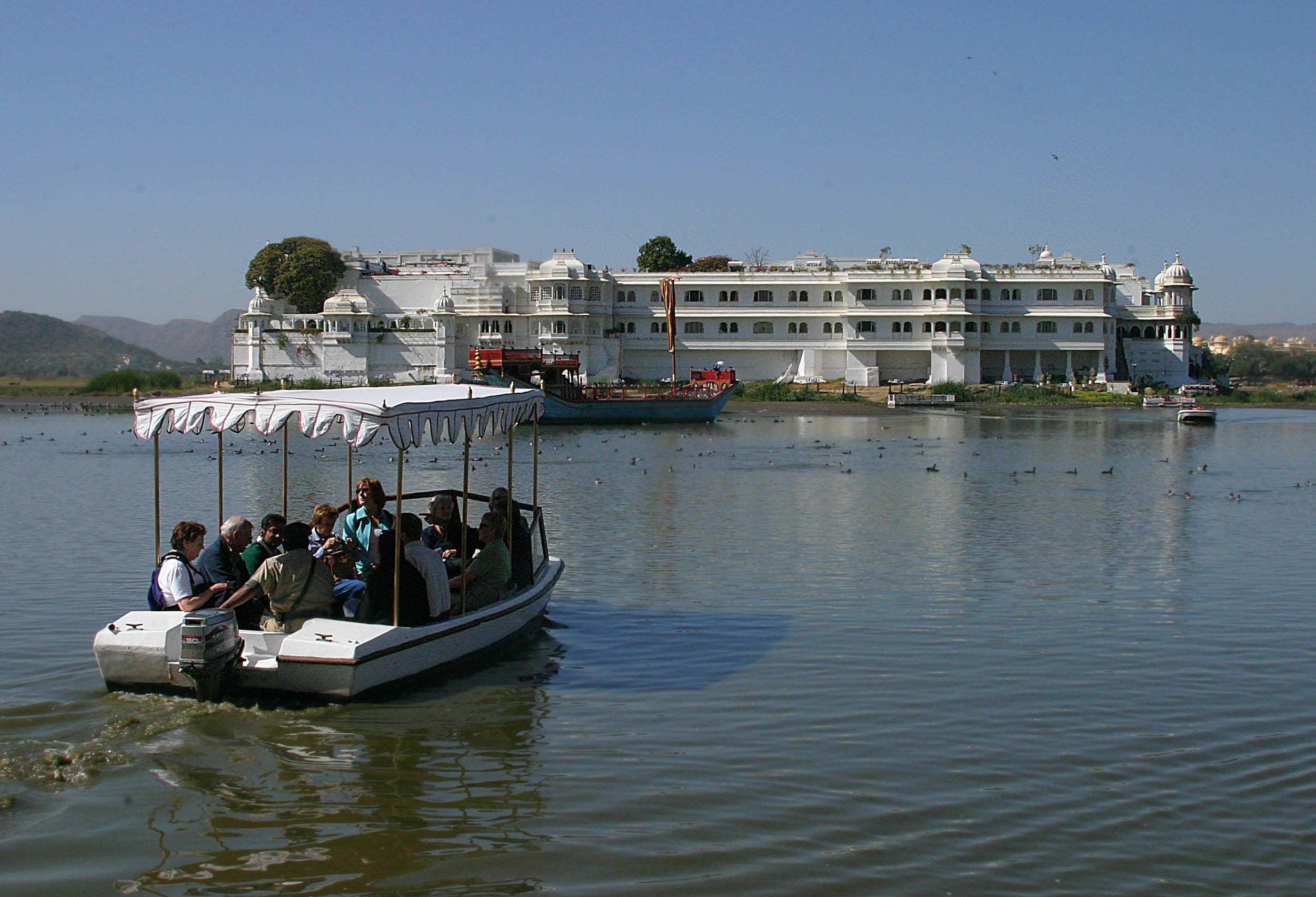  Lake Palace Hotel - Udaipur jpg