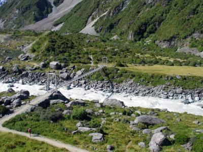 Hooker Valley suspension bridge 1