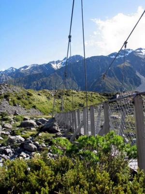 Hooker Valley suspension bridge 2