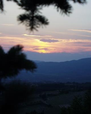 Near Crillon Le Brave