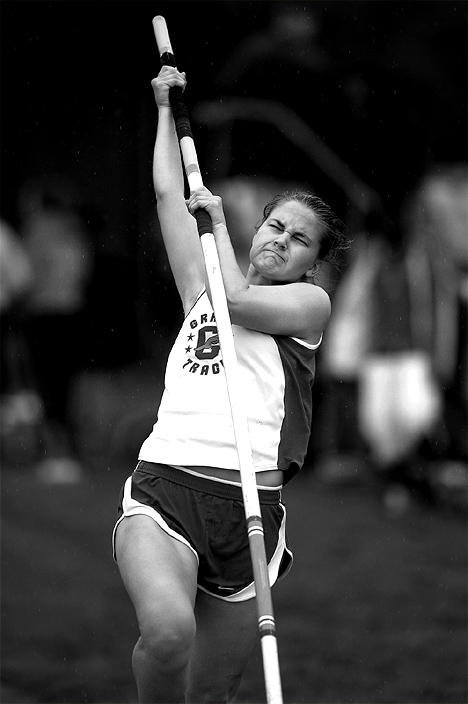 DSC_2320_pole vault.jpg