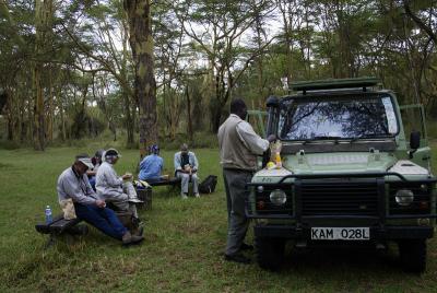 u16/deseml/medium/7744060.LunchatLakeNakuru3267copy.jpg