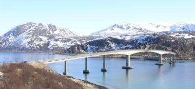 The bridge from Sommarøy.jpg