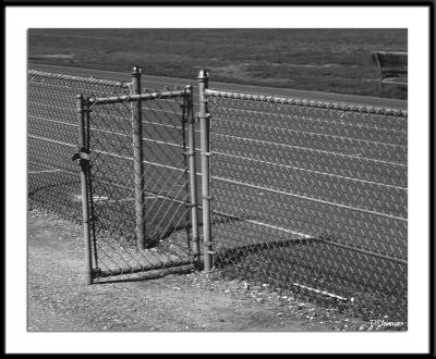 4/12/05 - The Gate to Success<br><font size=3>ds20050413_0114a2wF Gateway.jpg