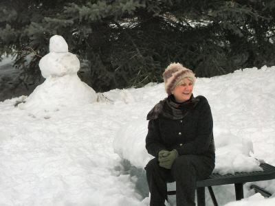 Nonna being stalked by the armless snowman.