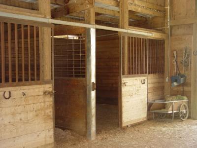 dsc05008 sample original barn shot no retouch.jpg