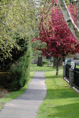 Troutdale neighborhood walkway