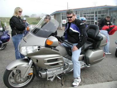 John tries Darcy's Gold Wing