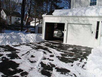 blizzard05_garage.jpg
