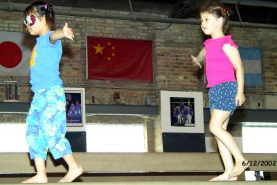 u16/larryrz/medium/5104267.20020612gymnastics.jpg