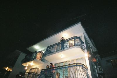 u16/lk32/medium/11248422.20021231LantauIsland014.jpg