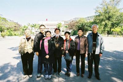 u16/lk32/medium/11249399.20030102ShantouTrip031.jpg
