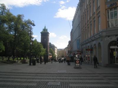 Looking down Karl Johans Gate.JPG