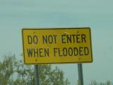 do not enter<br> when flooded<br> with fans