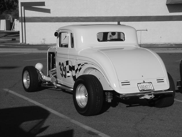 black & white BBBAD33 Friday night car show