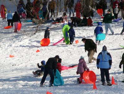 kids in snow   P1090254s.JPG