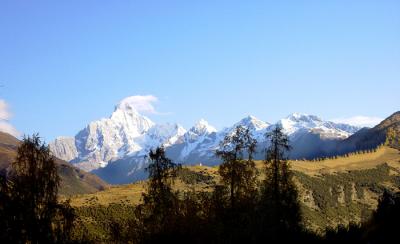 Snowy Mount in Sichuan 3