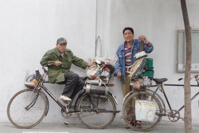 Waiting for work, Jinhui Lu, Shanghai 2005