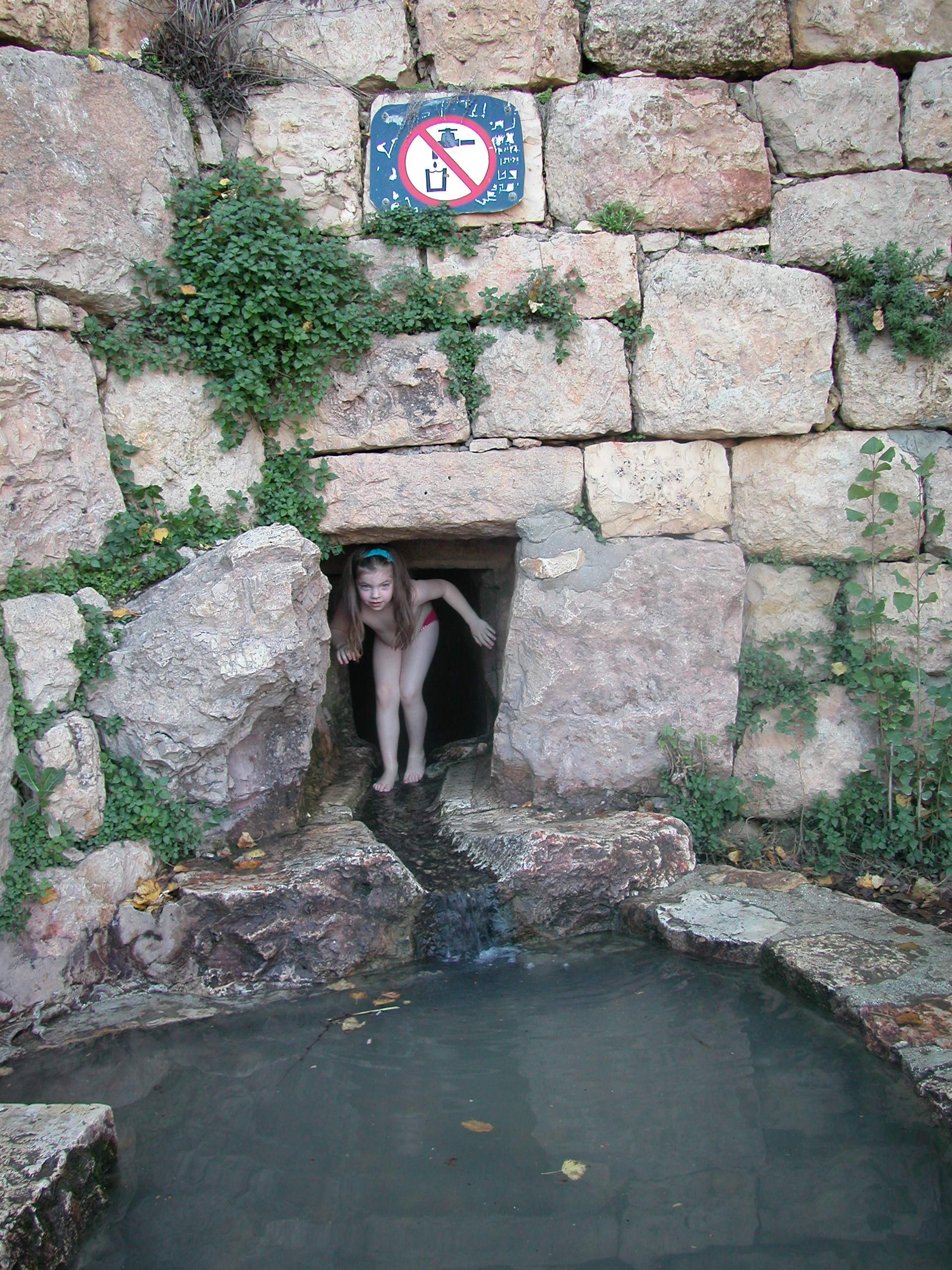 Luli negotiating the underground spring at Sataf E50DSCN1024.JPG