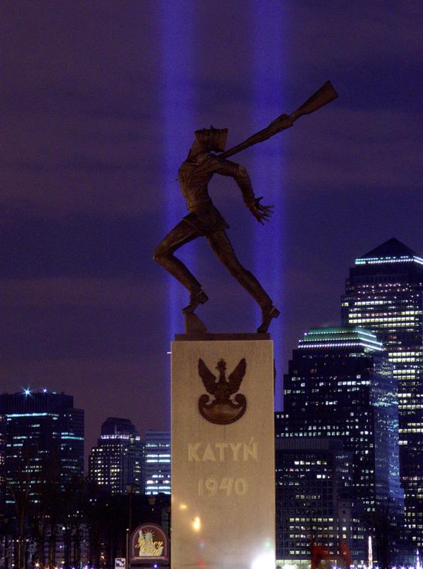 <b>Fourth Place</b></br> <b>Tributes Entwined</b></br><font size=1> by Klyphton</font>