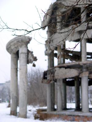 u16/stfchallenge/medium/11265891.Chil_hosp_ruins_.jpg