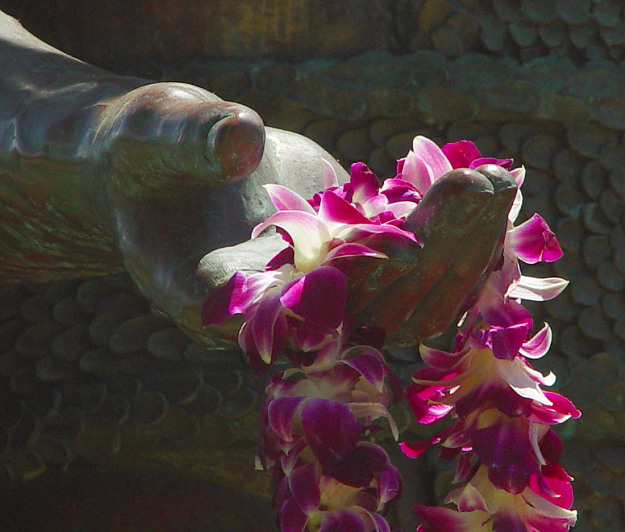 <b>The Gift of Aloha</b><br><i><font size=1>by</i><font size=2>  Kudbegud