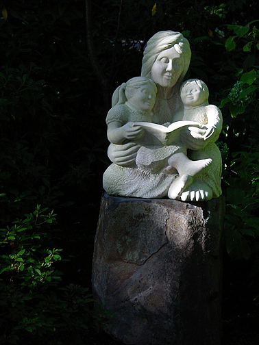 <b>Mother and Her children</b><br><font size=1>by Arvin Chaikin</font>